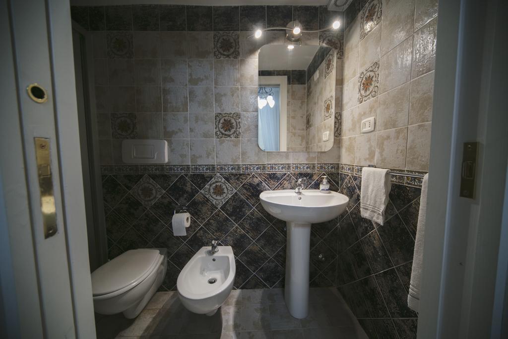 Area Angioina Suites Naples Extérieur photo